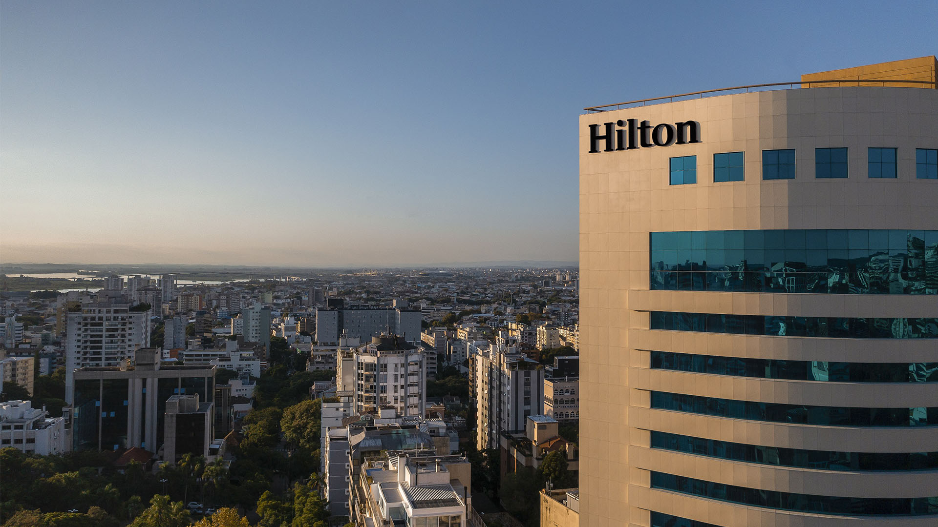CURTA OS FERIADÕES DE 2026 NOS HOTÉIS HILTON BRASIL 14 Hilton Porto Alegre