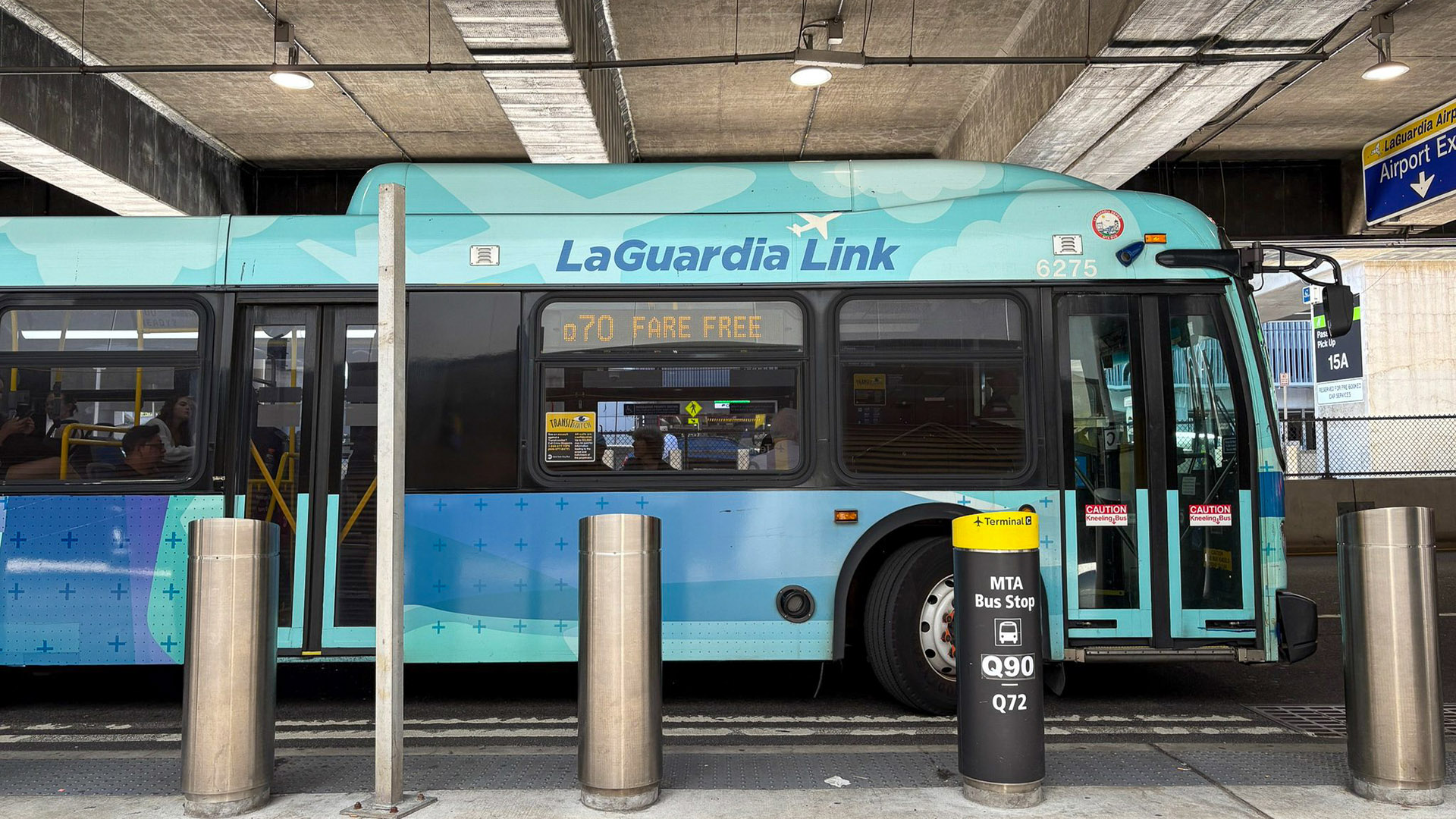 Nova York: transporte de/para o aeroporto LaGuardia 24 Aeroporto LaGuardia - Como pagar ônibus, metrô e LIRR